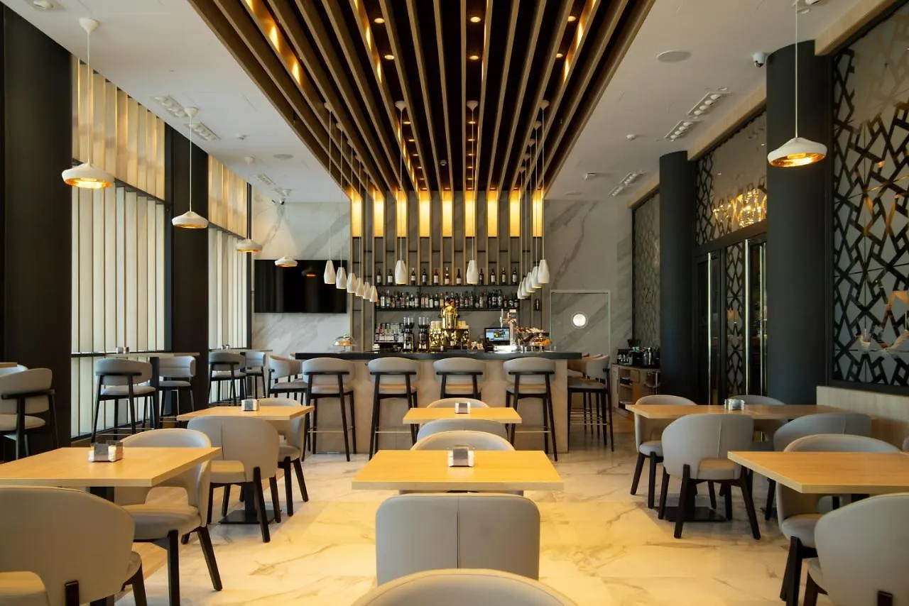 Hotel Granada Center 4*,